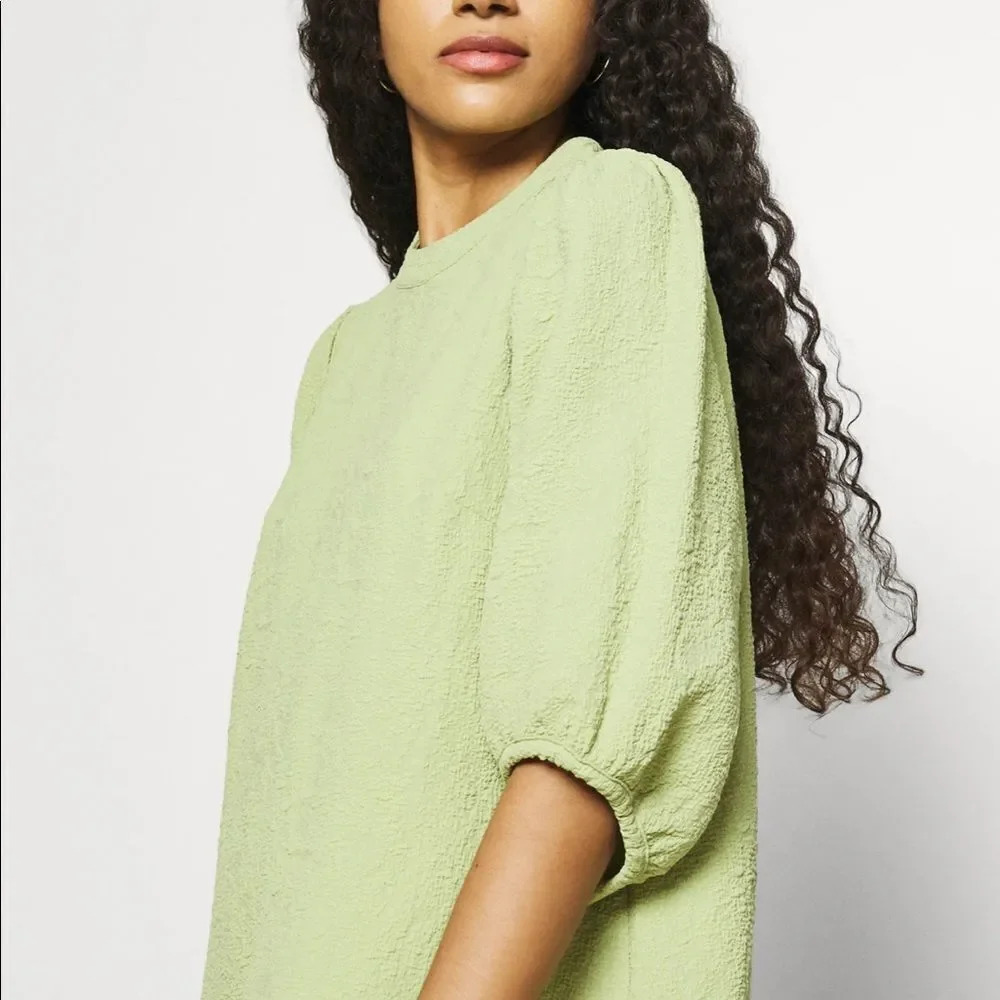 NWT Samsoe Junis ss TarragonâCrew Neck Textured Puff SleeveâDress - Picture 4 of 16
